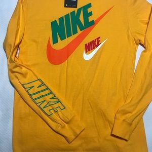 Nike NWT golden yellow long sleeve T-shirt